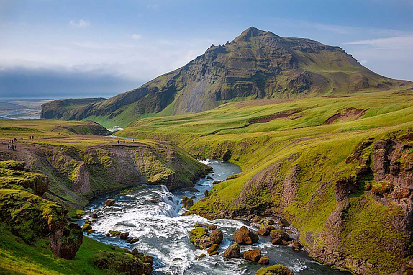 mountains-landscape-1149580_640